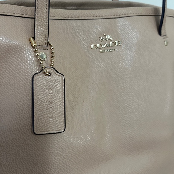 Coach Beige Leather Tote Bag, Coach Tan Large Crossgrain Street Tote - Picture 2 of 8